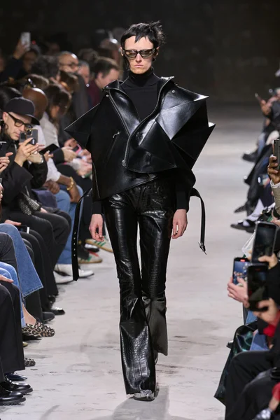 Look 2